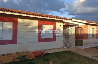 Ótima casa no condomínio moradas londrina, com 3 quartos, sala, cozinha, banheiro, 70 metros de áre
