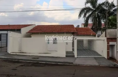 Oportunidade imperdível no coliseu: casa com terreno amplo de 365 m², 3 quartos, 2 banheiros e 2 va