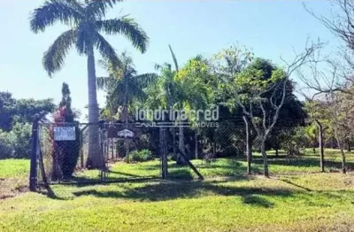 Chácara no condomínio itaúna – 2500 m² com pomar diversificado, depósito, água encanada e estrutura