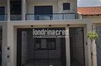 Sobrado de alto padrão em excelente localização, 500m do hu e muffato, próximo ao centro. 155m², 3