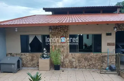 Ótima casa no conjunto maria cecília: 3 dormitórios, 1 suíte, 8 placas solares e 174m² de construçã