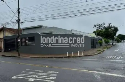Casa no waldemar hauer: 2 dormitórios (1 suíte), sala, cozinha, 2 banheiros, 2 vagas de garagem, 74