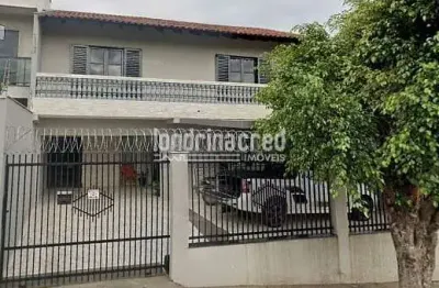 Linda casa no jardim tropical – 3 quartos, 2 salas, cozinha planejada, edícula com churrasqueira e