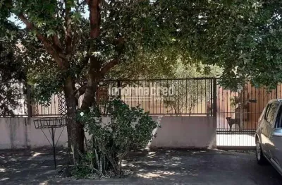 Casa no jardim morumbi, 3 quartos (1 suíte), 155m² de construção, 260m² de terreno, quintal amplo c
