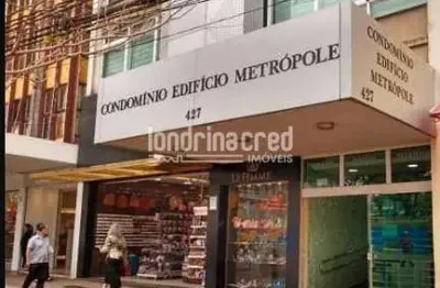 Sala comercial no ed. metrópole – 56m², 6º andar, de frente para o calçadão, no centro de londrina.