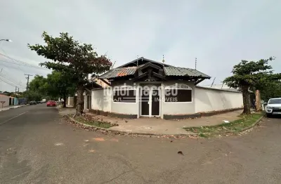 Casa ampla na região leste de londrina com 4 dormitórios (1 suíte), piscina aquecida, churrasqueira