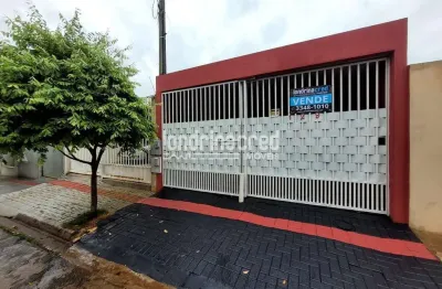 Casa geminada no imagawa em londrina | 125m² de terreno, 75m² de construção, 2 quartos, sala, cozin