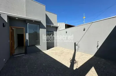 Casa com 3 quartos (1 suíte), pé direito alto, 2 vagas de garagem, na valorizada região leste de lo