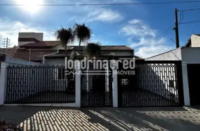 Casa com 3 quartos (2 suítes), 2 cozinhas, área gourmet com churrasqueira no jardim oriente – 222m²