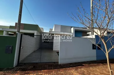 Linda casa com 03 quartos, sala ampla, cozinha funcional, banheiro social e 01 vaga de garagem, per