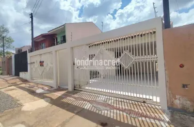 Casa com 3 quartos (1 suíte), edícula, área gourmet e 152m² construídos em terreno de 250m², próxim