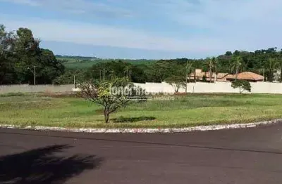 Terreno de esquina no condomínio bela morada em arapongas | 519,63m² em localização premium, lazer