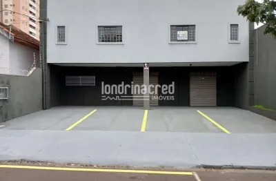 Barracão comercial à venda e para locação com 304m² de área útil, 4 vagas de garagem e 325m² de áre