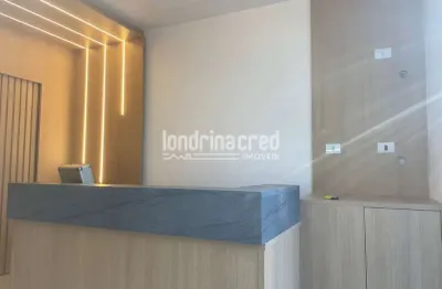 Conjunto comercial à venda – 5 salas com ar-condicionado, recepção planejada, 3 banheiros, copa, pc