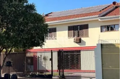 Amplo sobrado com 5 quartos, 2 suítes e área gourmet no bairro aeroporto – terreno 390 m² e 330 m²