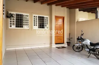 Casa espaçosa com 3 quartos planejados, suíte, área gourmet com churrasqueira e garagem coberta – p