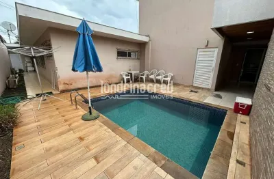 Oportunidade! casa mobiliada com piscina, espaço gourmet, 4 quartos, 2 suítes, 4 vagas e acabamento