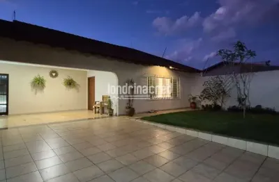 Casa na zona leste com vista incrível do pôr do sol, 4 quartos, escritório, área gourmet completa,