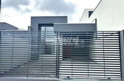 Casa geminada na zona oeste com 3 dormitórios (1 suíte), 82m² construídos, amplo terreno de 160m² e