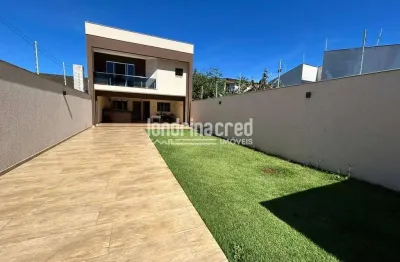 Excelente sobrado na zona oeste: 3 quartos, suíte, 3 banheiros e área gourmet em terreno de 225m²