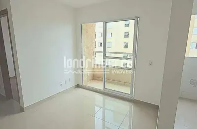 Apartamento novo no laguna málaga com 2 dormitórios, sacada com churrasqueira, lazer completo e vag