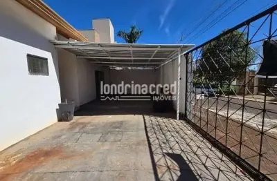 Casa de Alto Padrão com 4 Suítes, Suíte Master com Closet, 250 m², ao Lado da Av. Maringá e Castelo