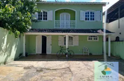 Casa duplex com 3 quartos no jardim peró - cabo frio
