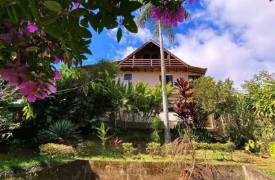 Chalé com 2 casas no centro de lumiar- nova friburgo-rj