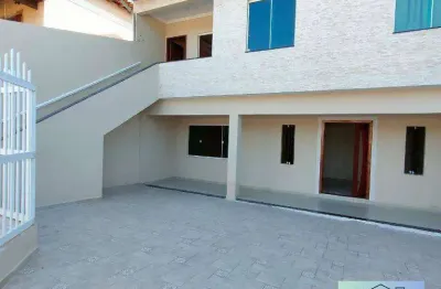 Casa de 2 quartos c/ suítes reversíveis no centro de araruama-rj