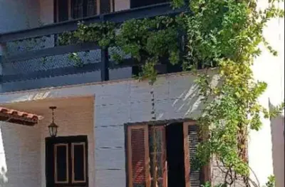 Duplex reformado com área gourmet privativa em barra de são joão