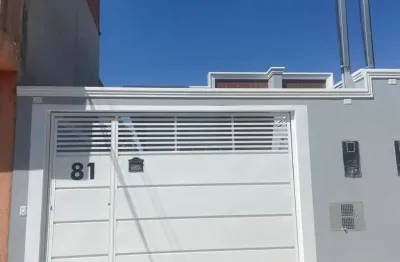 Linda casa na jardim luana com  3 dormitórios sendo 1 suíte !!!