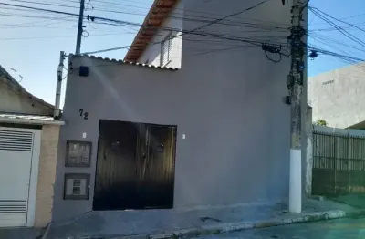 Linda casa na maria augusta para locação com 2 dormitórios!!!