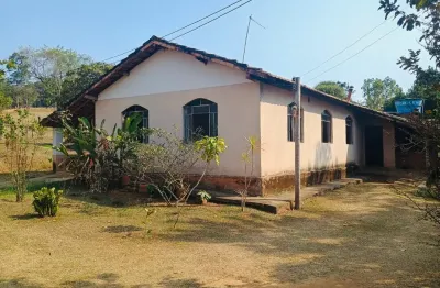 Fazendinha de 3.8 hectares, casa de 3 quartos. itaguara. ( 100km de betim )