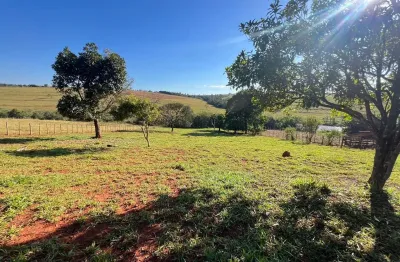 Excelente chácara com área de 1000 metros quadrados, água e luz ok