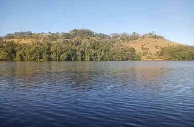 Chacara na beira do lago, regiao de boa vista da aparecida-pr