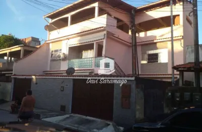 Sobrado com terraço, garagem, churrasqueira, porcelanato, muito bem conservada