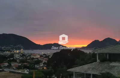 Casa com 3 quartos à venda na Rua Clara Nunes, São Francisco, Niterói
