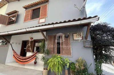 Casa com 3 quartos à venda na Rua Frederico Malesherbes Figueredo, Maria Paula, São Gonçalo