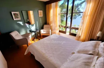 Casa com 3 quartos à venda na Rua Doutor Henrique Portugal, São Francisco, Niterói