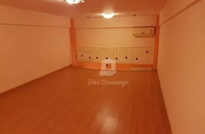 Sala comercial com 1 sala à venda na Estrada Francisco da Cruz Nunes, Piratininga, Niterói