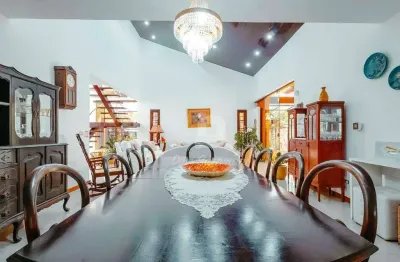 Casa com 4 quartos à venda, 520 m² por R$ 2.600.000 - São Francisco - Niterói/RJ