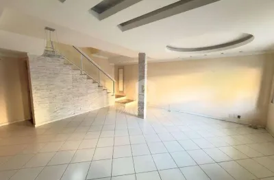 Casa com 3 quartos à venda na Avenida Nelson de Oliveira e Silva, Vila Progresso, Niterói