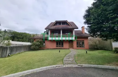 Oportunidade em condomínio fechado – casa triplex no coração de santa felicidade