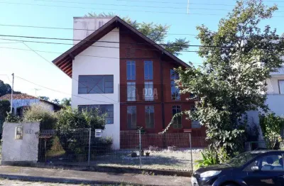 Linda casa , 2dorm, 2 salas, 2 bwc, varanda. na ponta de baixo.