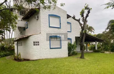 Casa estilo mediterrâneo para desfrutar a brisa e o som do mar.