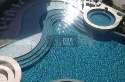 Apartamento finamente mobiliado com localização privilegiada.