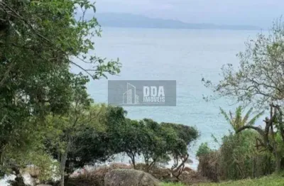 Lindo terreno frente ao mar em local paradisíaco, na lagoinha.