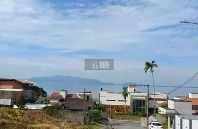 Lindo terreno de esquina c/ vista mar, na ponta de baixo, s.j.