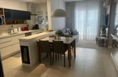 Apartamento com 02 suítes a 50 metros da praia de jurerê