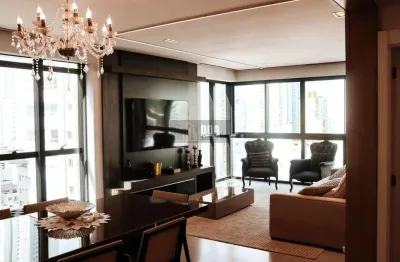 Apartamento mobiliado e decorado à venda em balneário camboriú